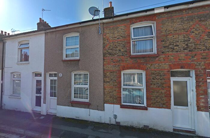 2 Bedroom Terraced House To Rent In Alexandra Road, Gravesend, DA12