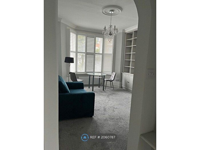 1 Bedroom Flat To Rent In Pilgrims Lane, London, NW3
