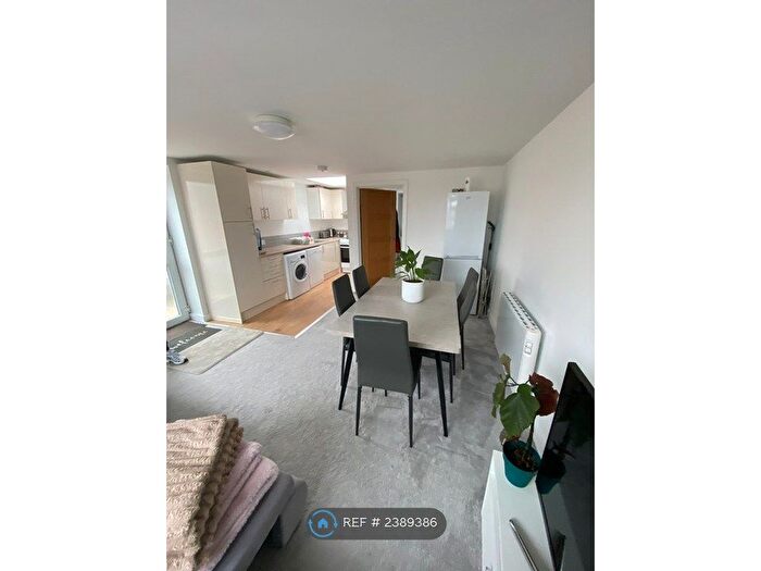 1 Bedroom Flat To Rent In Hoylake Drive, Northampton, NN2