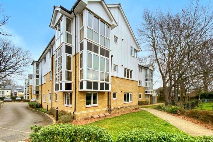 2 Bedroom Flat To Rent In Squirrels Close, Swanley, BR8