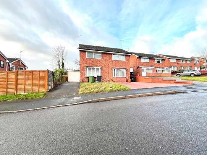 2 Bedroom Semi-Detached House To Rent In Hicks Close, Warwick, CV34