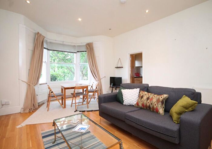 1 Bedroom Flat To Rent In Hillmarton Road, Islington, N7