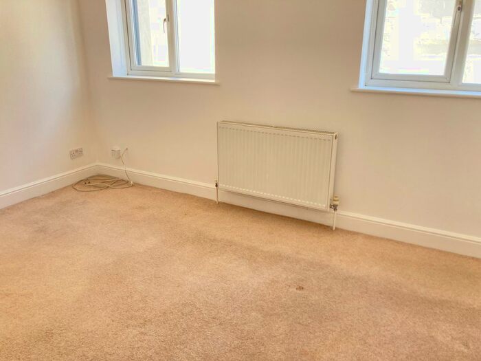1 Bedroom Flat To Rent In Off Northfield Avenue Area, Ealing Northfields, W13