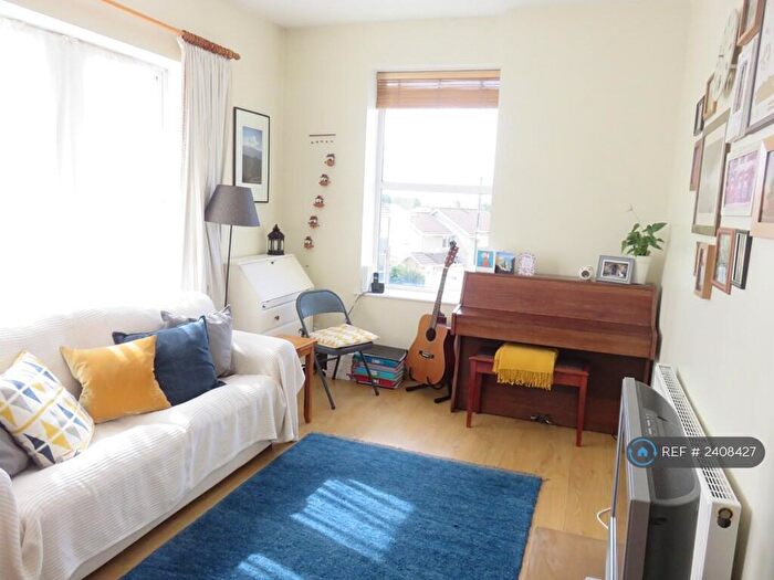 1 Bedroom Flat To Rent In Hanham, Bristol, BS15