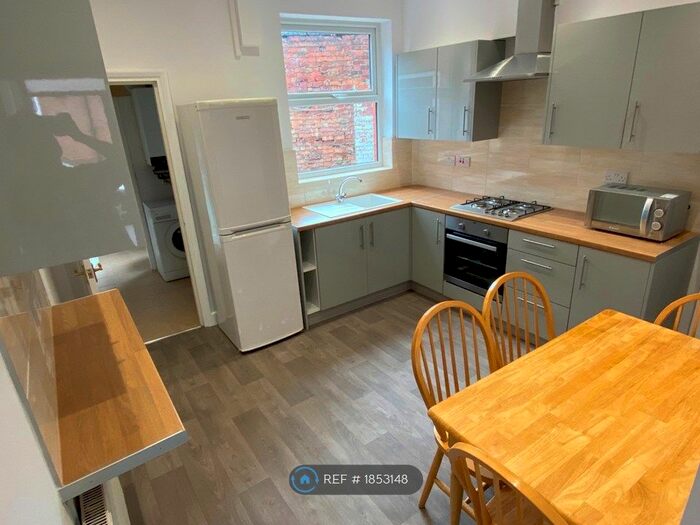 2 Bedroom Terraced House To Rent In Montpelier Road, Nottingham, NG7