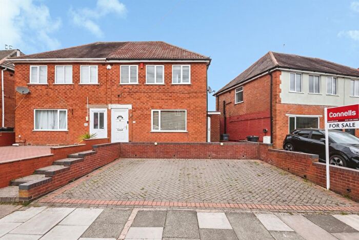 3 Bedroom Semi-Detached House For Sale In Higgins Lane, Quinton, Birmingham, B32