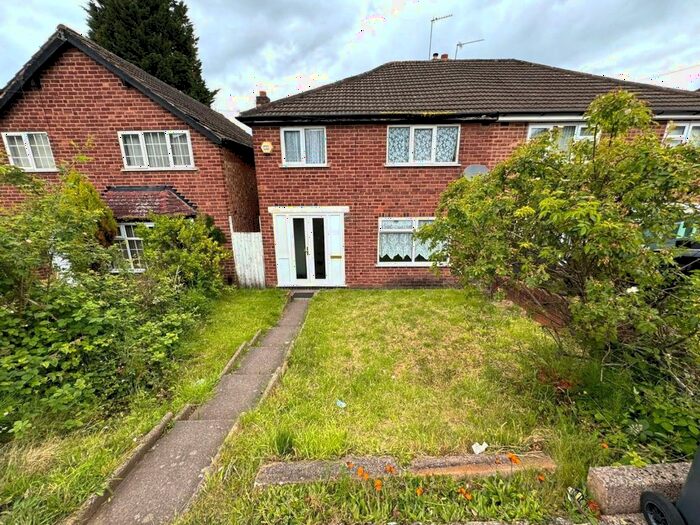 3 Bedroom Semi-Detached House To Rent In Parkside Road, Handsworth Wood, Birmingham, B20