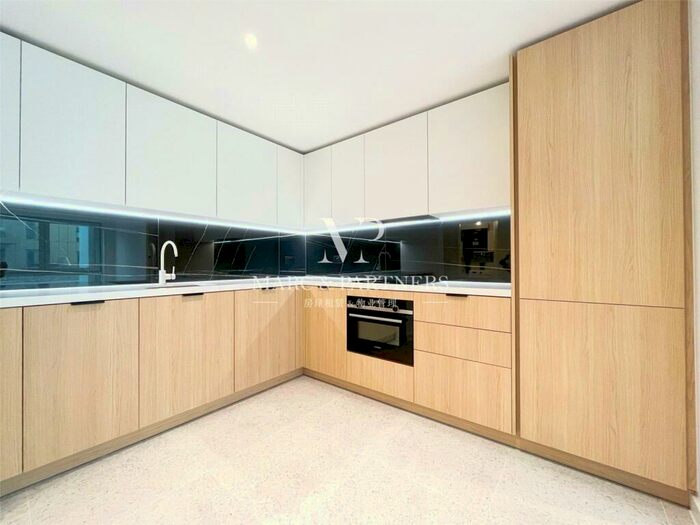 Apartment To Rent In Bouchon Point, The Silk District, Cendal Crescent, London, E1