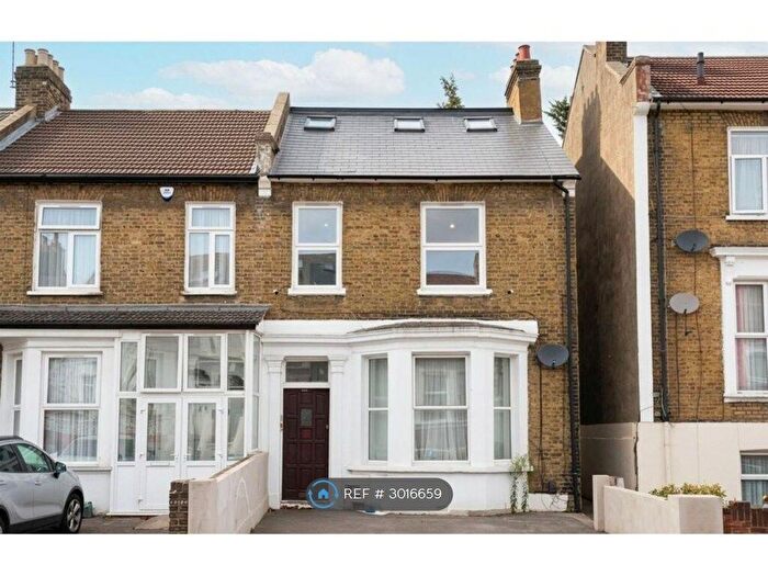 4 Bedroom Flat To Rent In Herbert Road, London, SE18