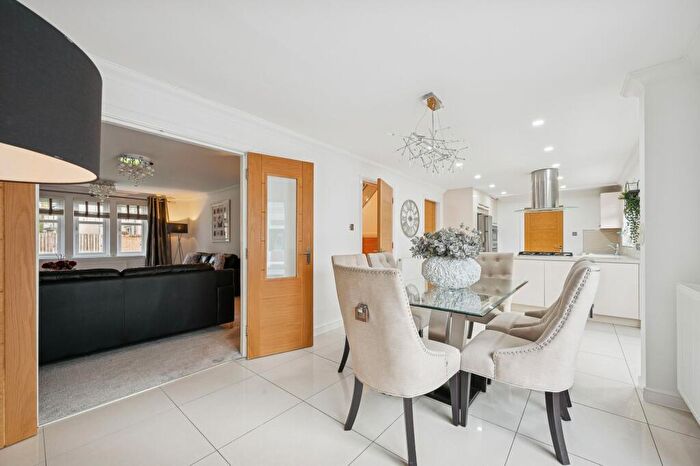 6 Bedroom Detached House For Sale In Maplewood Park, Livingston, EH54