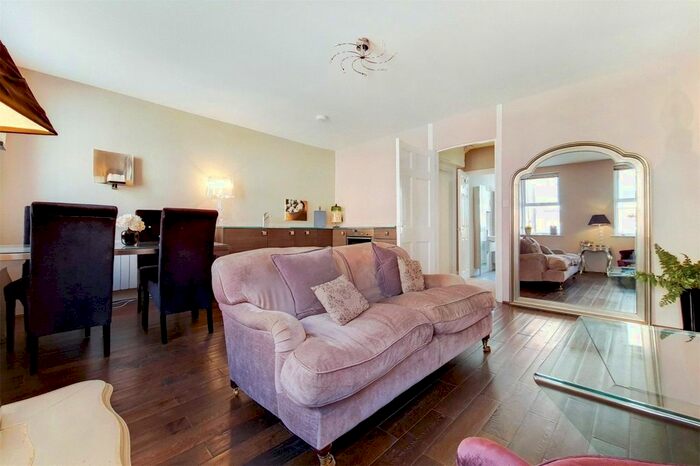 1 Bedroom Flat To Rent In Paddington Street, Marylebone, London, W1U