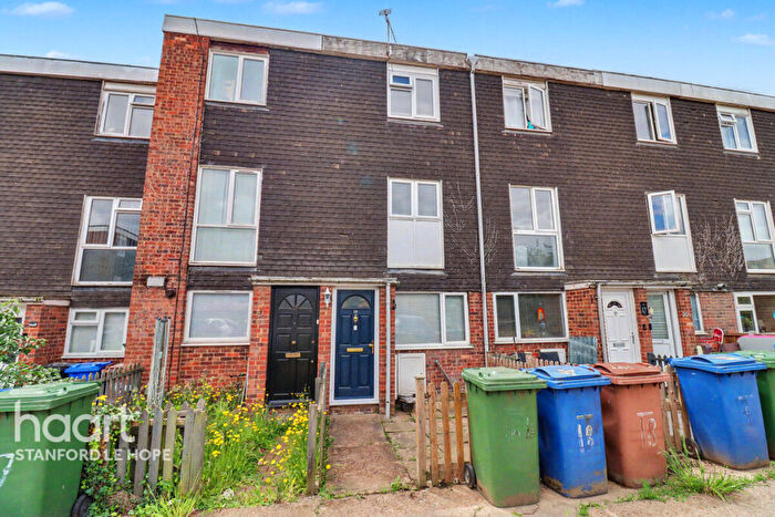 2 Bedroom Maisonette For Sale In Delius Way, Stanford-Le-Hope - Calling All Cash Buyers!, SS17