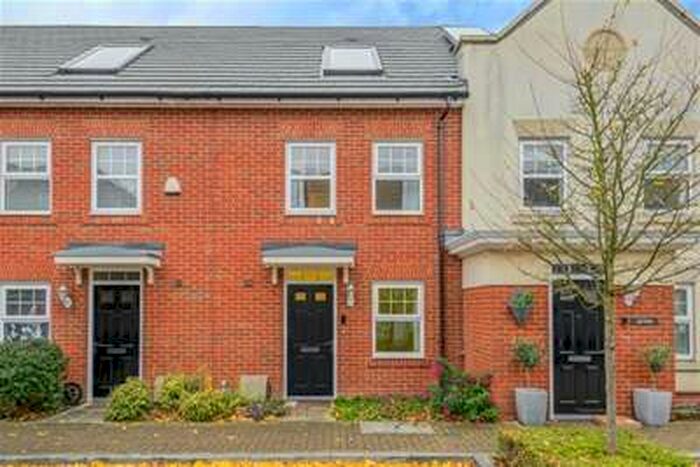 3 Bedroom House To Rent In Erickson Gardens, Bromley, BR2