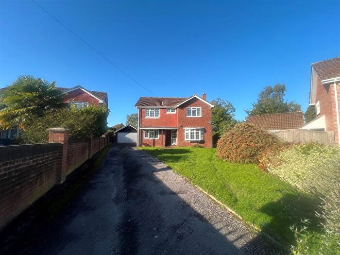 4 Bedroom Detached House For Sale In Justin Gardens, Northbourne, Bournemouth, BH10