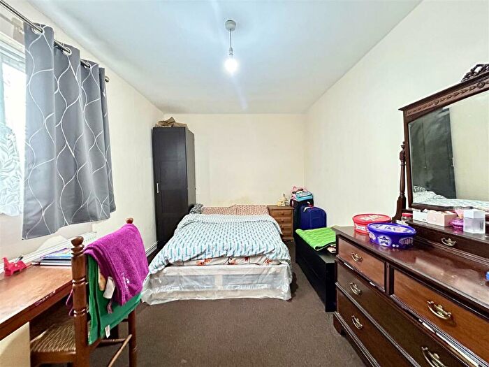 2 Bedroom Apartment To Rent In Little Grove Field, Harlow, CM19