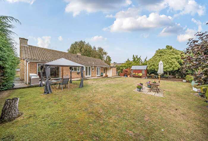 3 Bedroom Bungalow For Sale In Wroslyn Road, Freeland, Witney, Oxfordshire, OX29