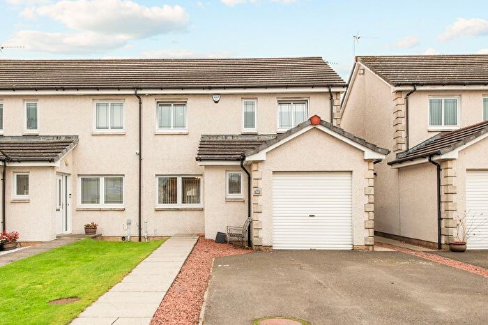 3 Bedroom Semi-Detached House For Sale In Bellevue Park Alloa, Clackmannanshire, FK10
