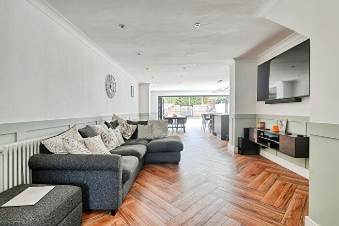 4 Bedroom Detached House For Sale In Cutshill Close, Birmingham, B36