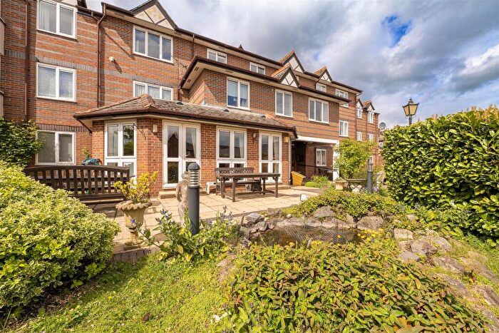 1 Bedroom Retirement Property For Sale In Marlborough Road, St. Albans, AL1