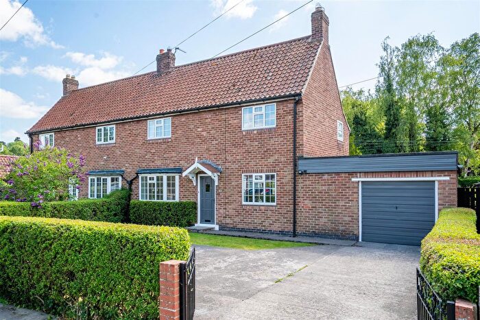 3 Bedroom Semi-Detached House To Rent In Skipwith Road, Escrick, York, YO19