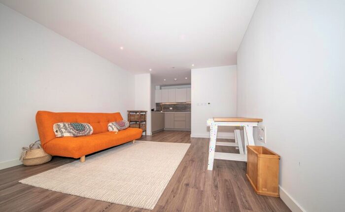 2 Bedroom Apartment To Rent In Shorline Building, Newnton Close, London, N4