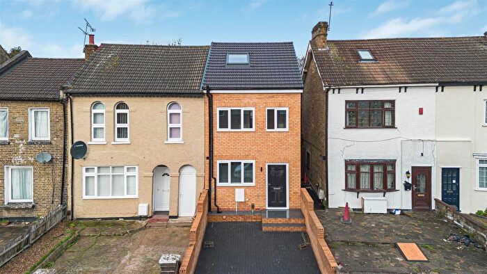 3 Bedroom House For Sale In Totteridge Road, Enfield, EN3