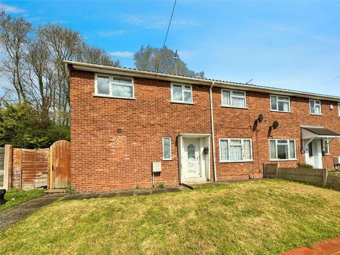 3 Bedroom Semi-Detached House To Rent In Four Winds Road, Dudley, West Midlands, DY2