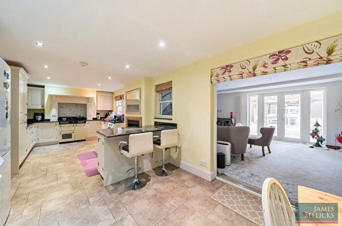 5 Bedroom Detached House For Sale In Gladstone Street, Fleckney, Leicestershire, LE8