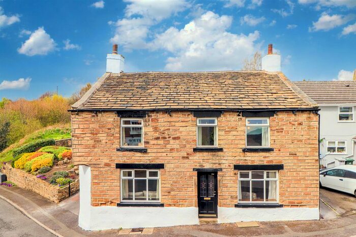 4 Bedroom Detached House For Sale In Albion Road, Thornhill Edge, Dewsbury, WF12