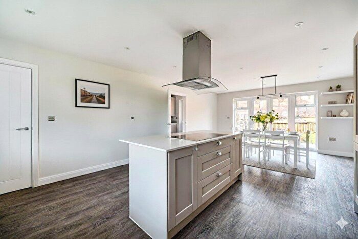 4 Bedroom Detached House For Sale In Shepherds Ridge, Mortimer Common, Reading, Berkshire, RG7