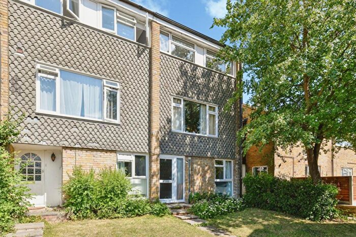 5 Bedroom Town House For Sale In Austen Paths, Stevenage, Hertfordshire, SG2