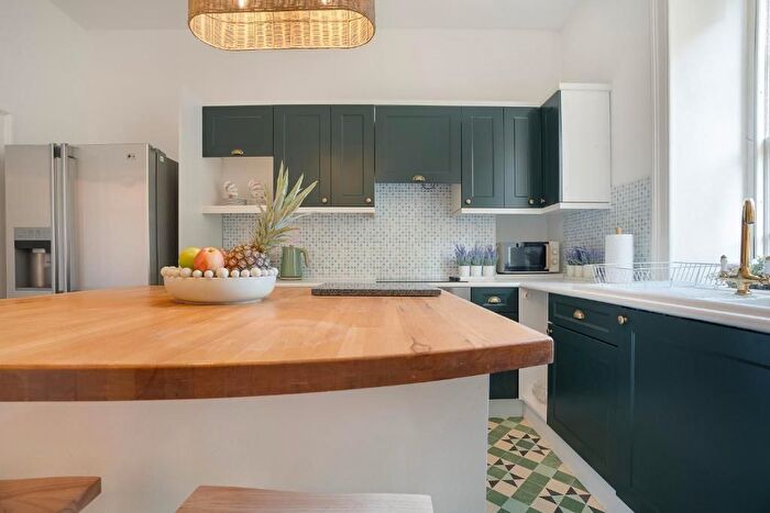 1 Bedroom Town House To Rent In North Silver Street, Aberdeen, AB10