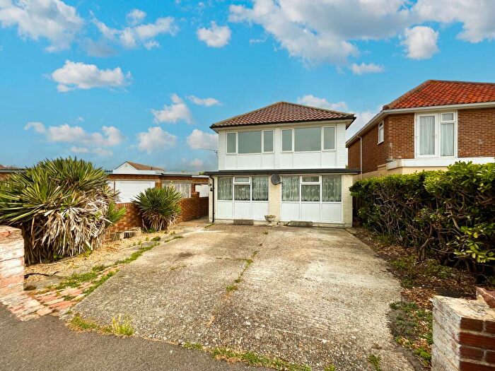 1 Bedroom Flat To Rent In The Glade, Hayling Island, PO11