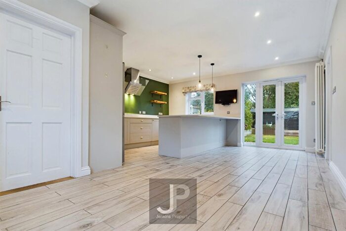 3 Bedroom Semi-Detached House To Rent In Broomwood Gardens, Pilgrims Hatch, Brentwood, CM15