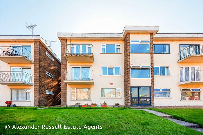 2 Bedroom Flat For Sale In Raleigh Court, Ramsgate, CT11