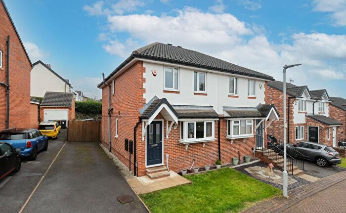 3 Bedroom Semi-Detached House For Sale In Parkland View, Yeadon, Leeds, West Yorkshire, LS19