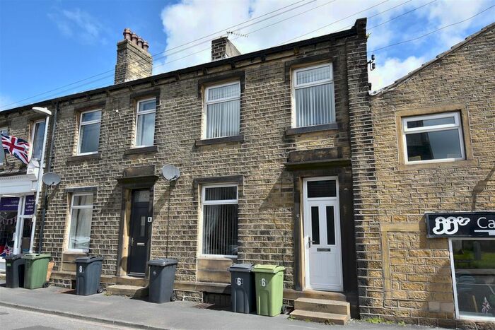 3 Bedroom Terraced House To Rent In Swallow Lane, Golcar, Huddersfield, HD7