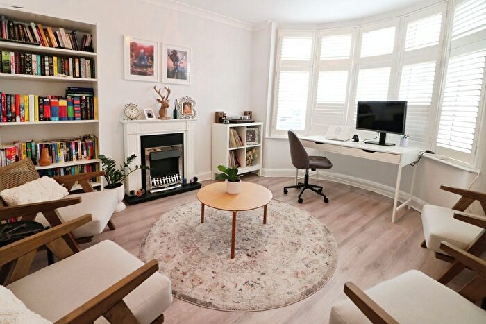 4 Bedroom End Terrace House For Sale In Staines Road, Ilford, IG1