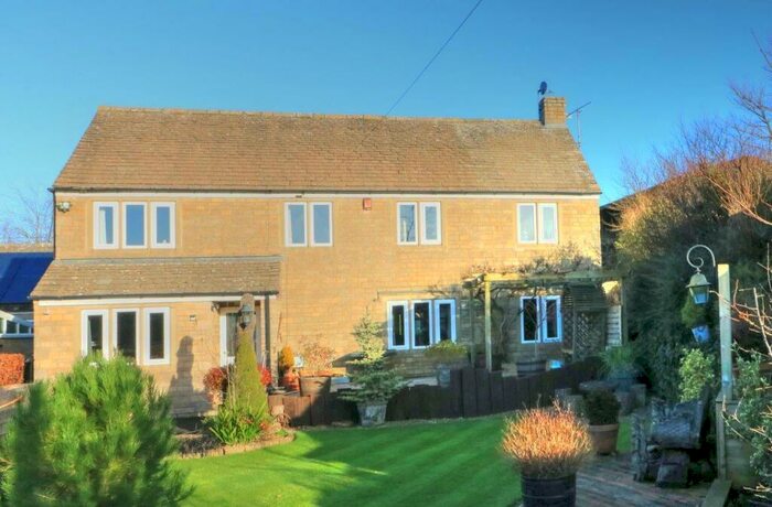 4 Bedroom Detached House For Sale In Waingate, Corston, Malmesbury, SN16