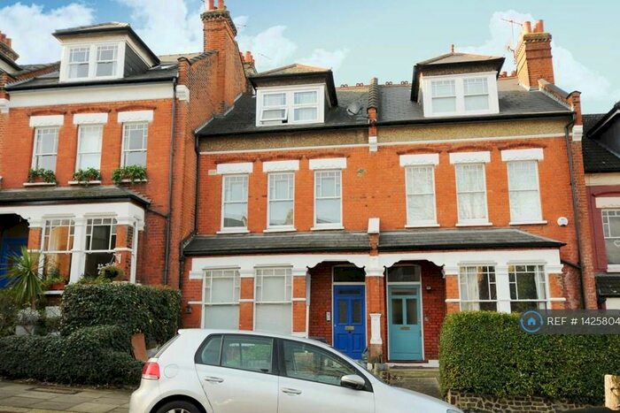 2 Bedroom Flat To Rent In Crouch End, London, N8