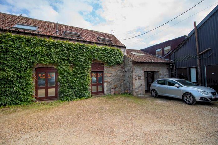 2 Bedroom Flat To Rent In Mead Lane, Saltford, BS31