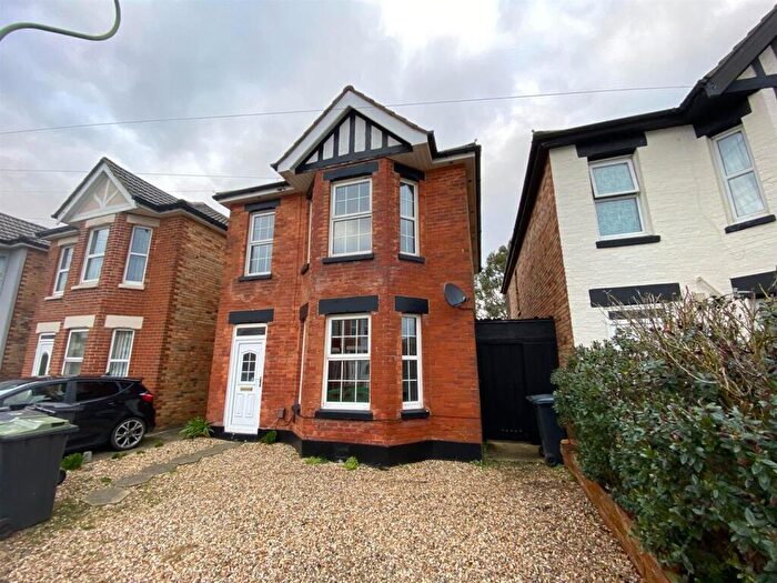 3 Bedroom Detached House To Rent In Shelbourne Road, Bournemouth, BH8