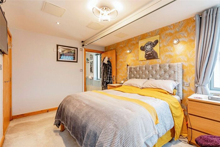 2 Bedroom Flat For Sale In Court, Bristol, BS1