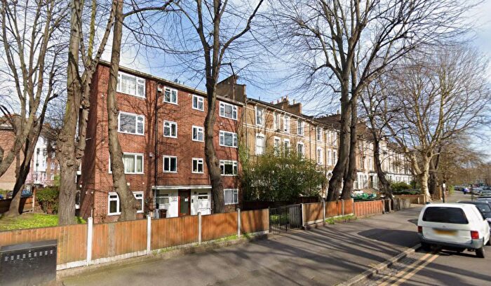 2 Bedroom Flat To Rent In Amhurst Road, London, E8