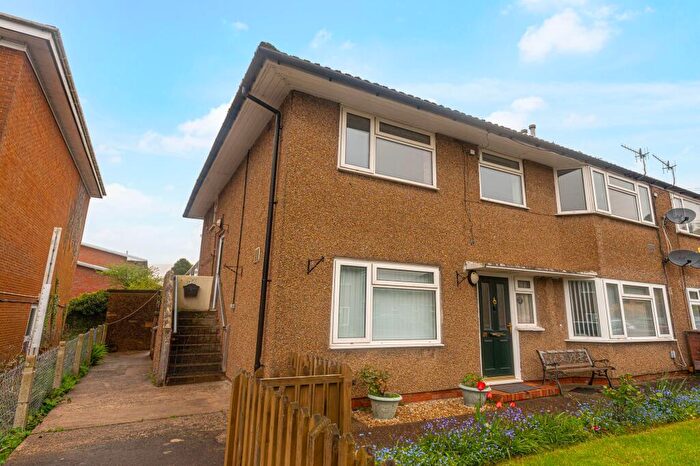 2 Bedroom Flat For Sale In Waunfawr Gardens, Cross Keys, NP11