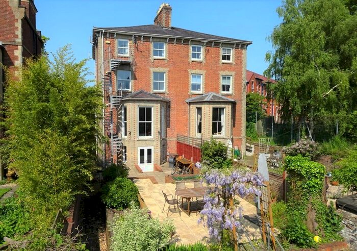 5 Bedroom Detached House For Sale In St. Josephs Place, Devizes, Wiltshire, SN10