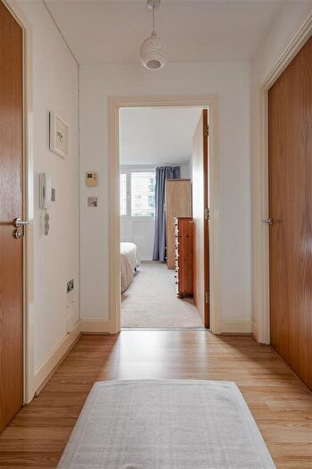 1 Bedroom Flat For Sale In High Street, Stratford, E15