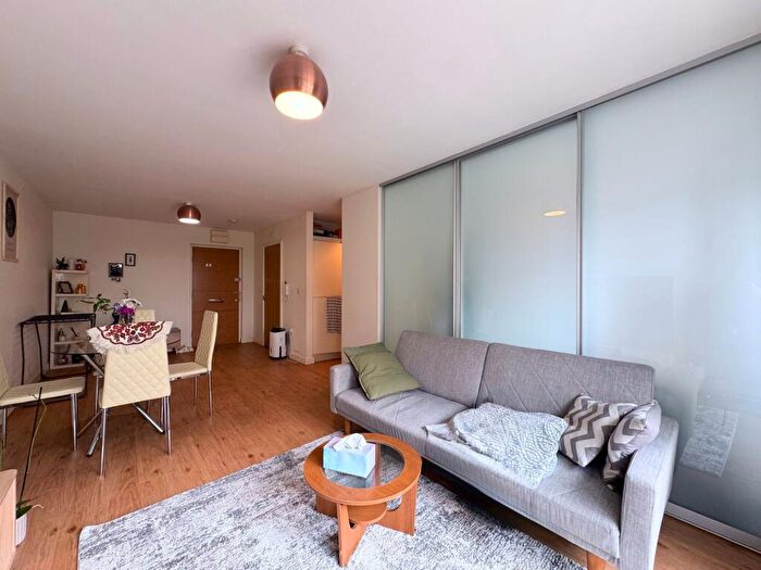 1 Bedroom Flat For Sale In Boulevard Drive, Amelia House, NW9
