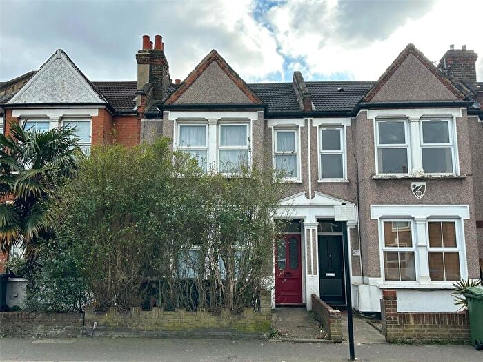 2 Bedroom Flat For Sale In Sangley Road, Catford, London, SE6
