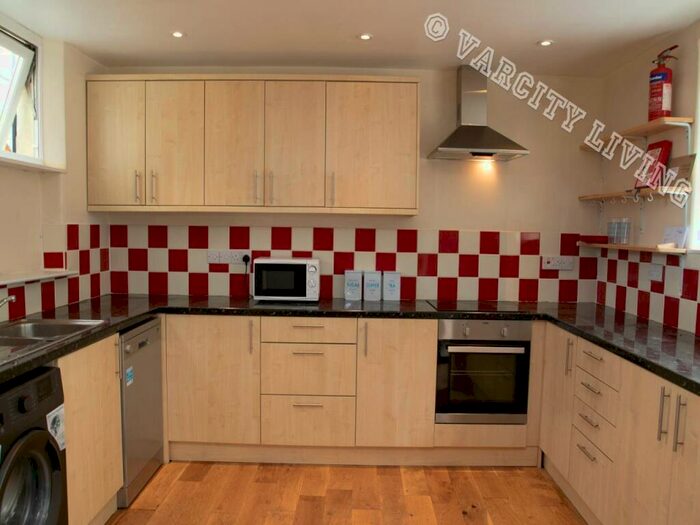 4 Bedroom House To Rent In Caellepa, Bangor, Gwynedd, LL57